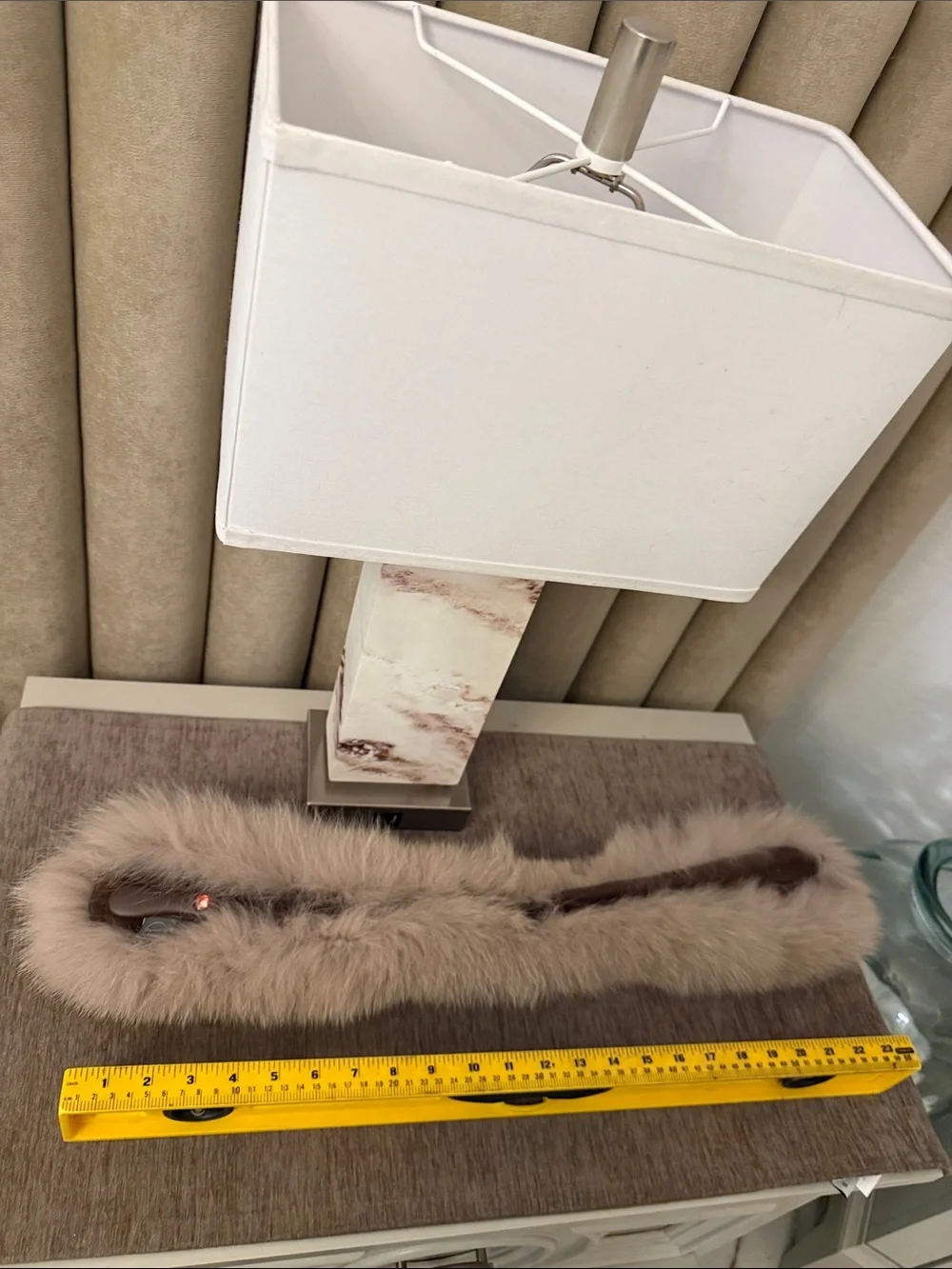 Saga furs thick pelts clip on collar